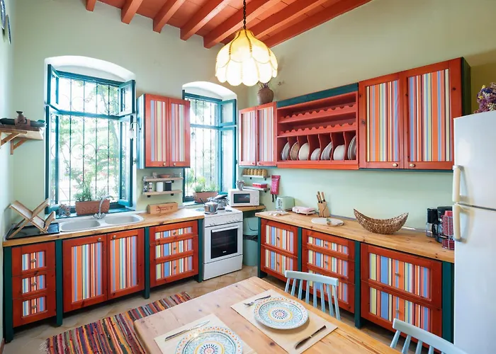 Labyrinthos Arts * Rhodes City